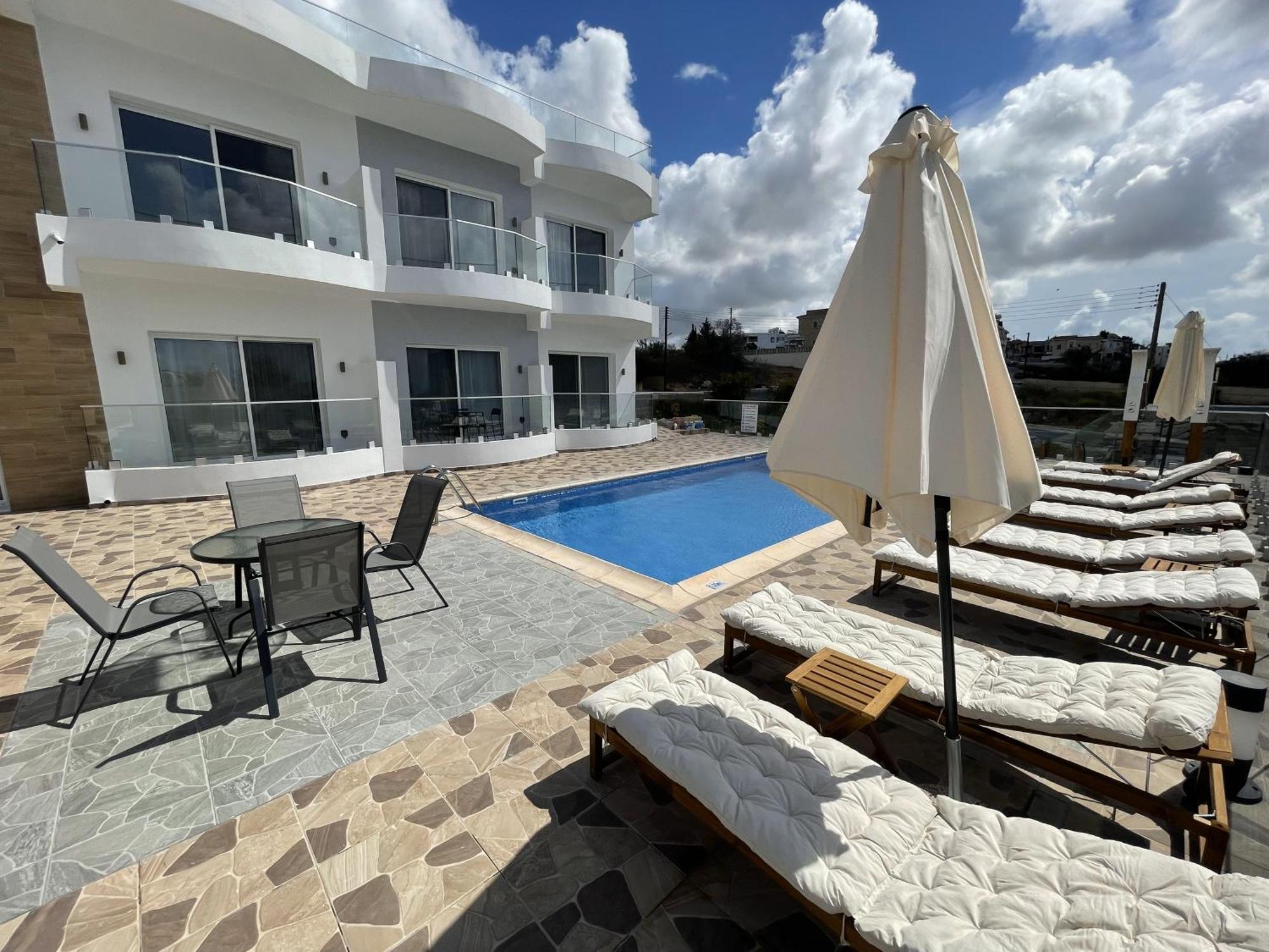 Arf Apartments - With Jacuzzi At The Complex Emba Eksteriør billede